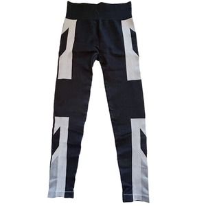 PHAT BUDDHA Kent Ave Legging M/L NWT